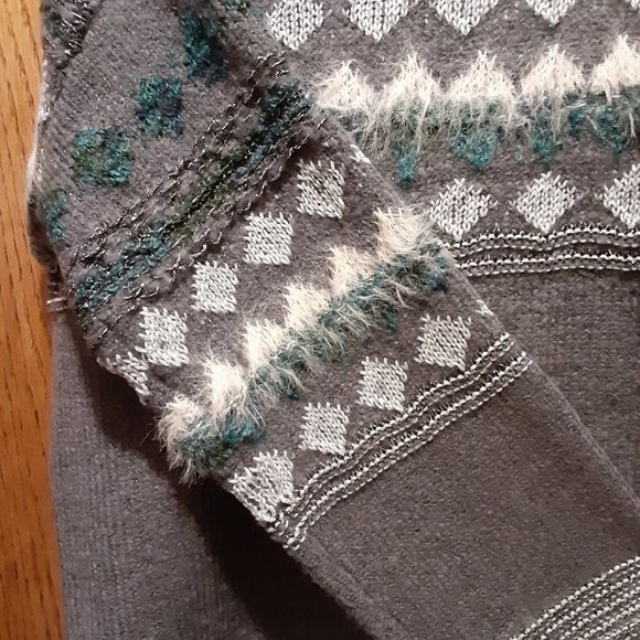 NWT sweater, small (4-6) - Picture 2 of 5